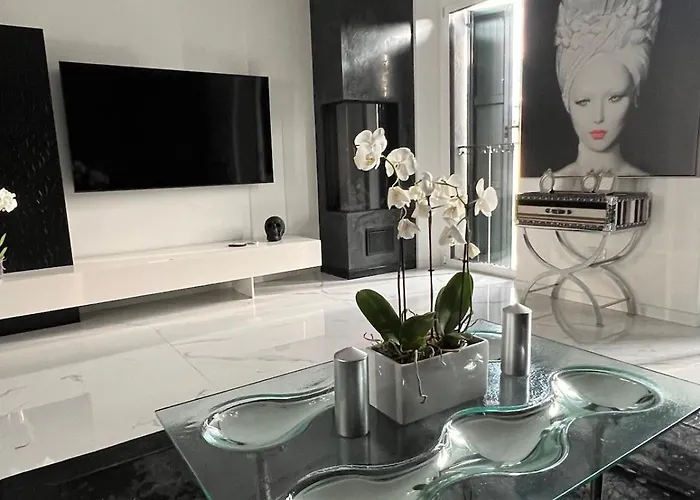Апартаменты Luxury Modern On The